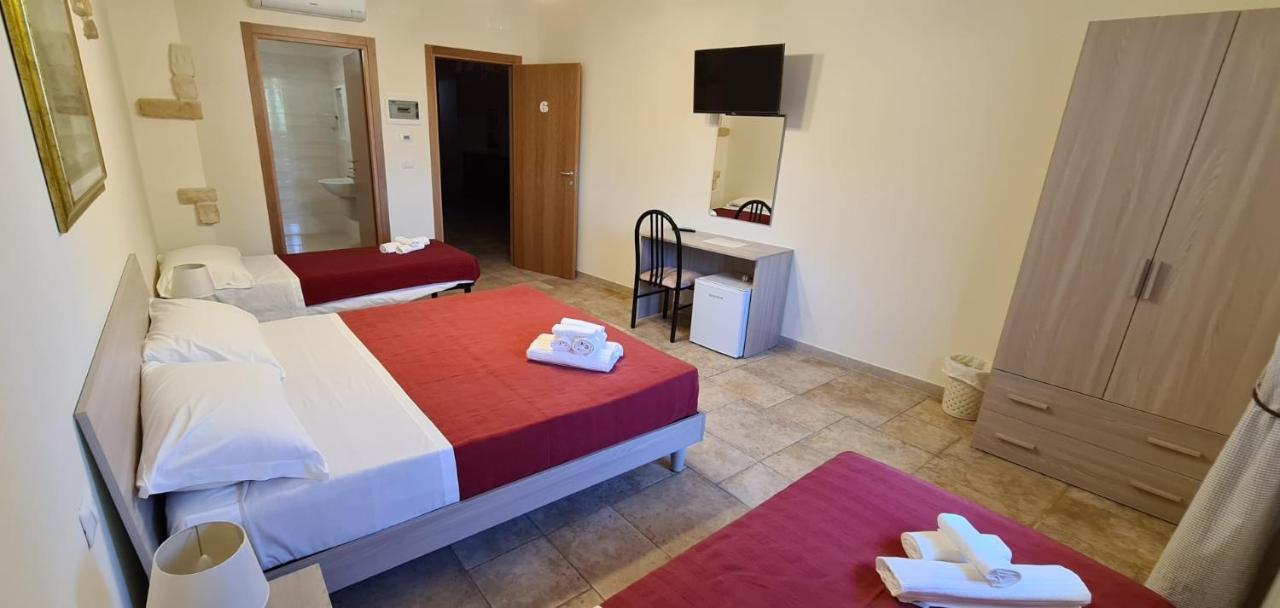 Bed And Breakfast La Terrazza Cisternino Bagian luar foto