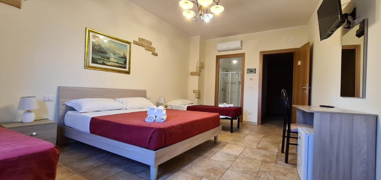 Bed And Breakfast La Terrazza Cisternino Bagian luar foto
