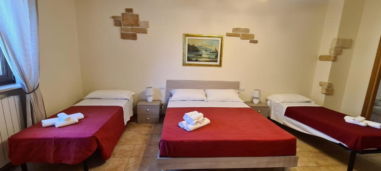 Bed And Breakfast La Terrazza Cisternino Bagian luar foto