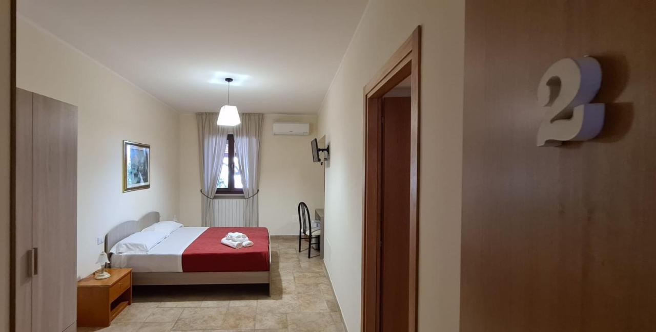 Bed And Breakfast La Terrazza Cisternino Bagian luar foto