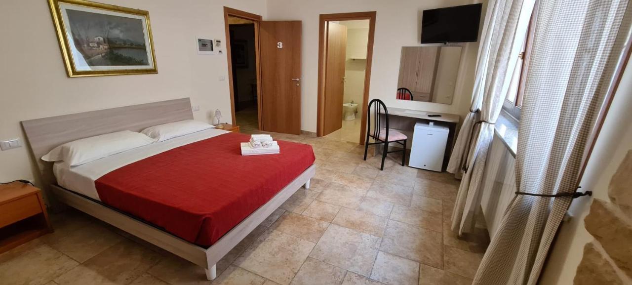 Bed And Breakfast La Terrazza Cisternino Bagian luar foto