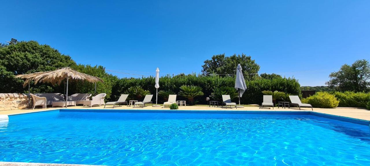 Bed And Breakfast La Terrazza Cisternino Bagian luar foto