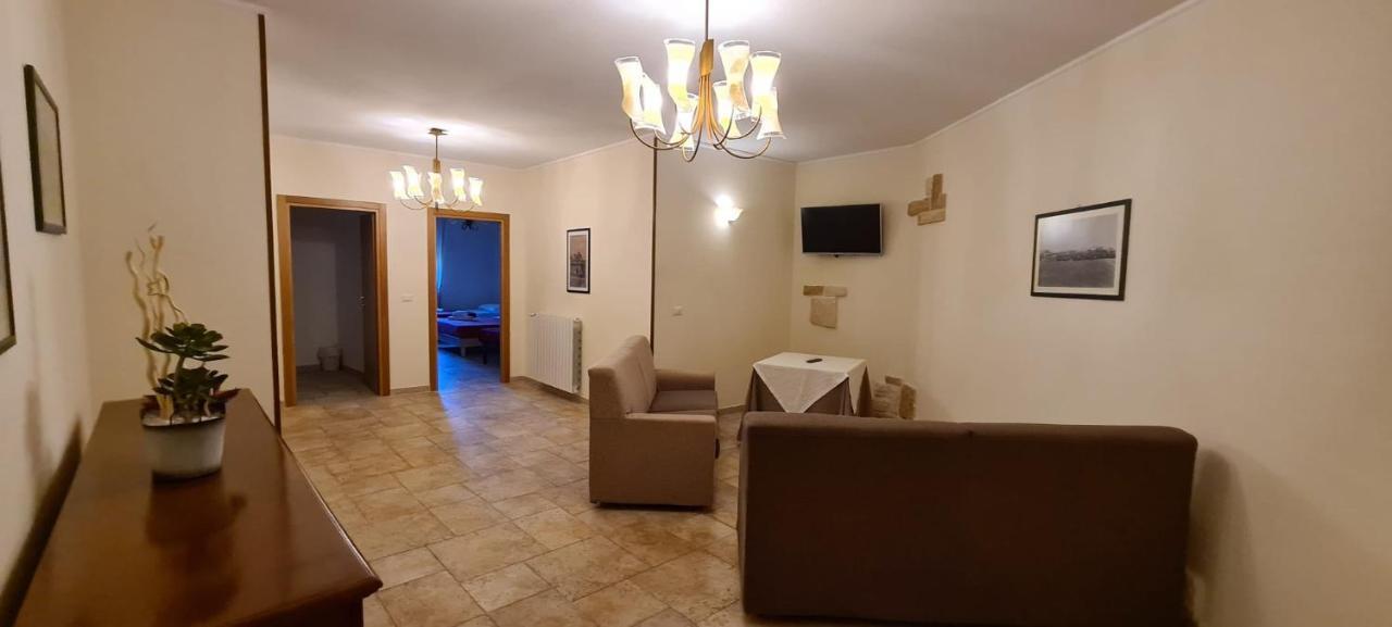 Bed And Breakfast La Terrazza Cisternino Bagian luar foto