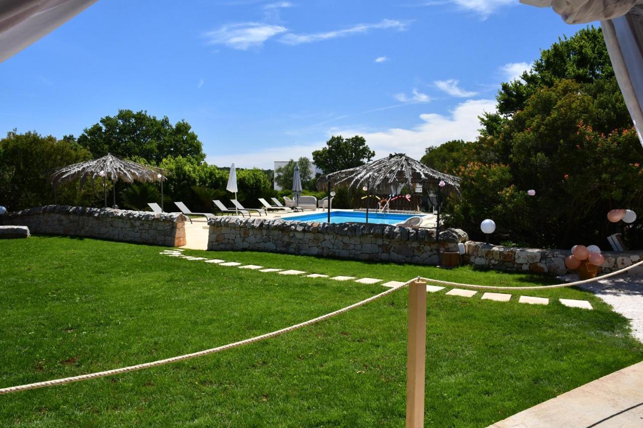 Bed And Breakfast La Terrazza Cisternino Bagian luar foto
