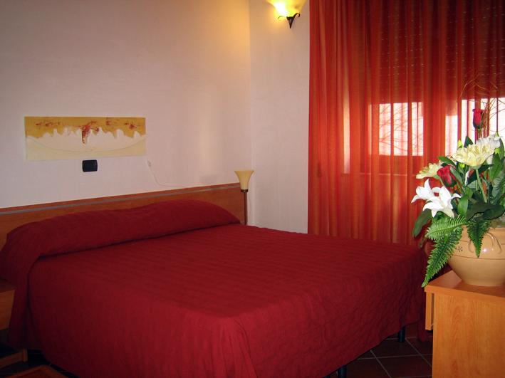 Bed And Breakfast La Terrazza Cisternino Ruang foto